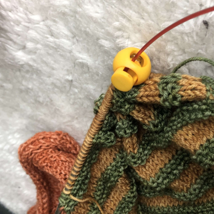 4 'RETRO' MIX Stitch Locker Cord Stop Cable Lock for Circular Knitting Needle up to 5mm | Atomic Knitting
