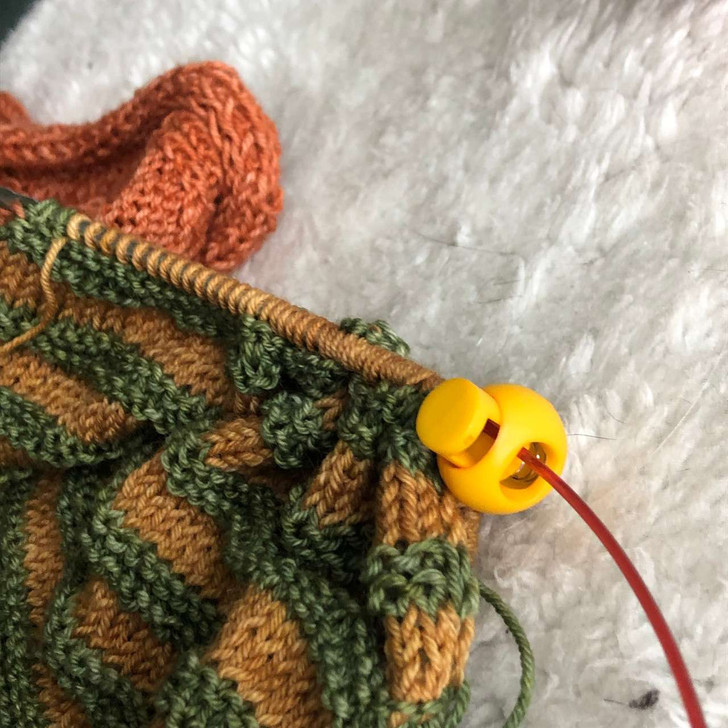 4 '1987 Mix' MIX Stitch Locker Cord Stop for Circular Knitting Needles up to 5.5mm | Atomic Knitting