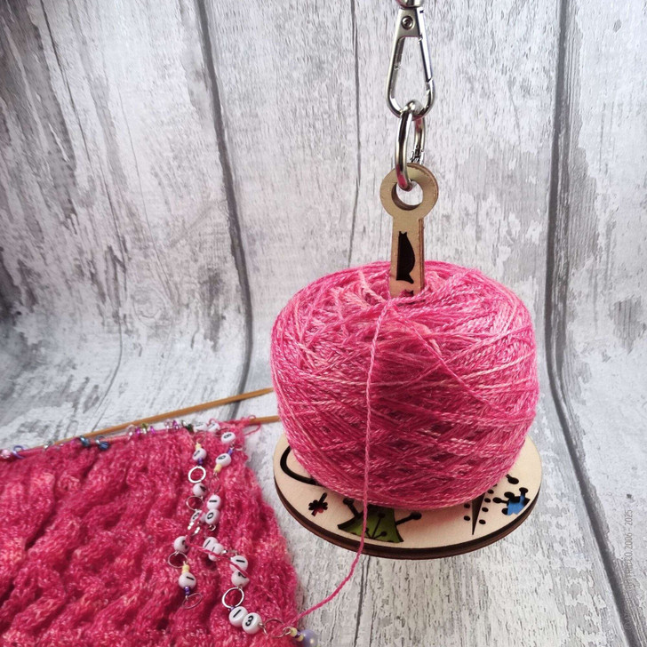 New! Wrist Yarn Holder - Black Cat