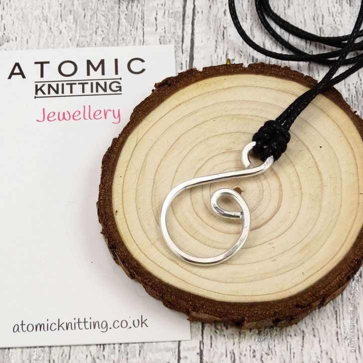 New! Silver Ocean Whirl Aluminium Portuguese Knitting Pin with Adjustable Necklace