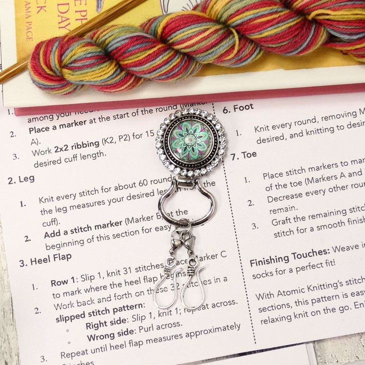 Green/Pink Flower Magnetic Portuguese Knitting Pin - Detachable Double Hook