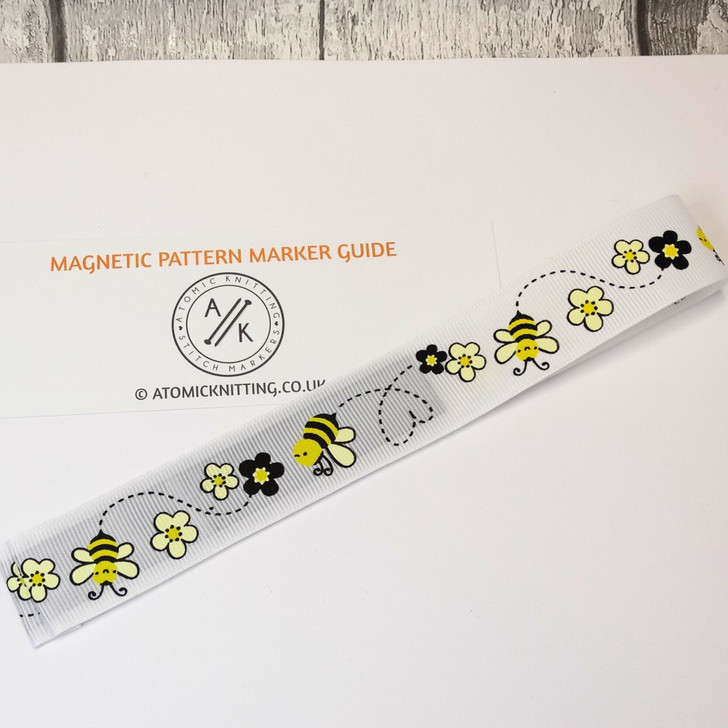 White Bee - Magnetic Pattern Marker Tamer - 19.5cm/A4/Letter Size