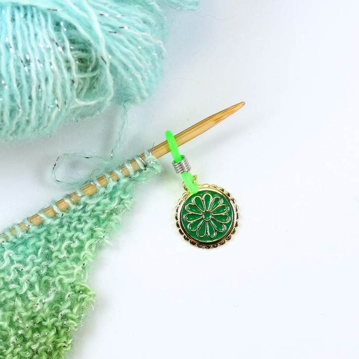 Green Marguerite Flower Enamel Needle Organiser (Up to 4mm Needles)