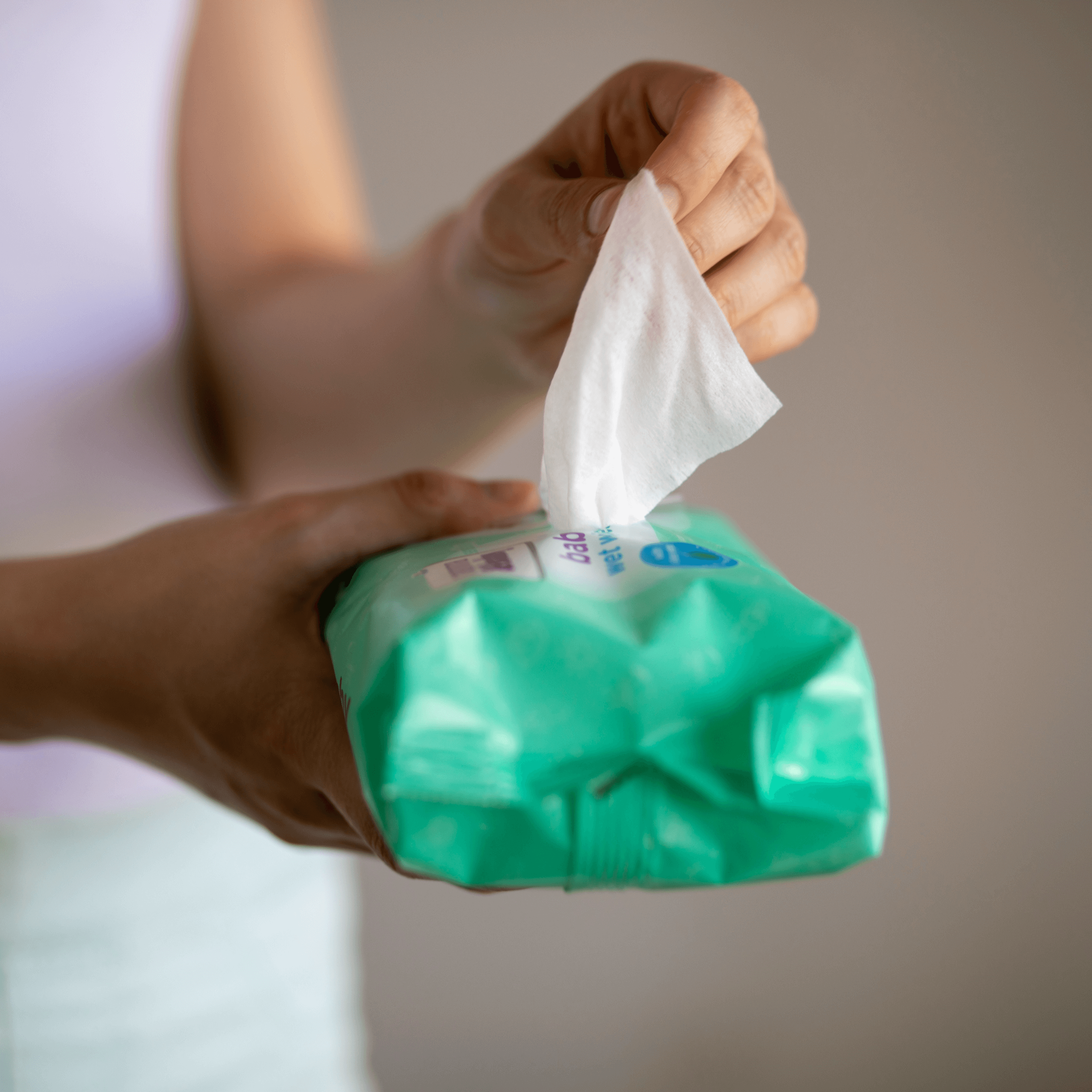 Plastic Wet Wipes Ban: UK's New Legislation Targets Pollution - Ceres Shop