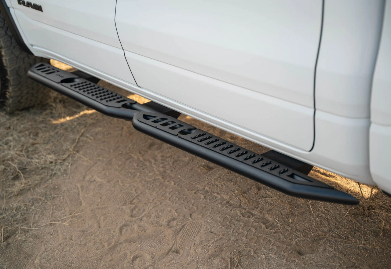DV8 Offroad SRDR1-01 OE Plus Side Steps for Ram 1500 Crew Cab 2019-2024