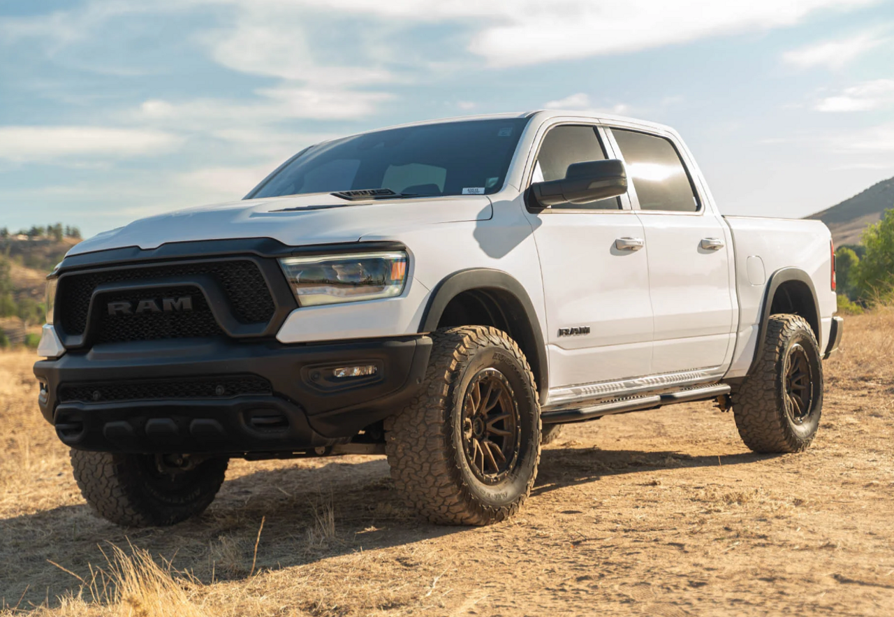 DV8 Offroad SRDR1-01 OE Plus Side Steps for Ram 1500 Crew Cab 2019-2024