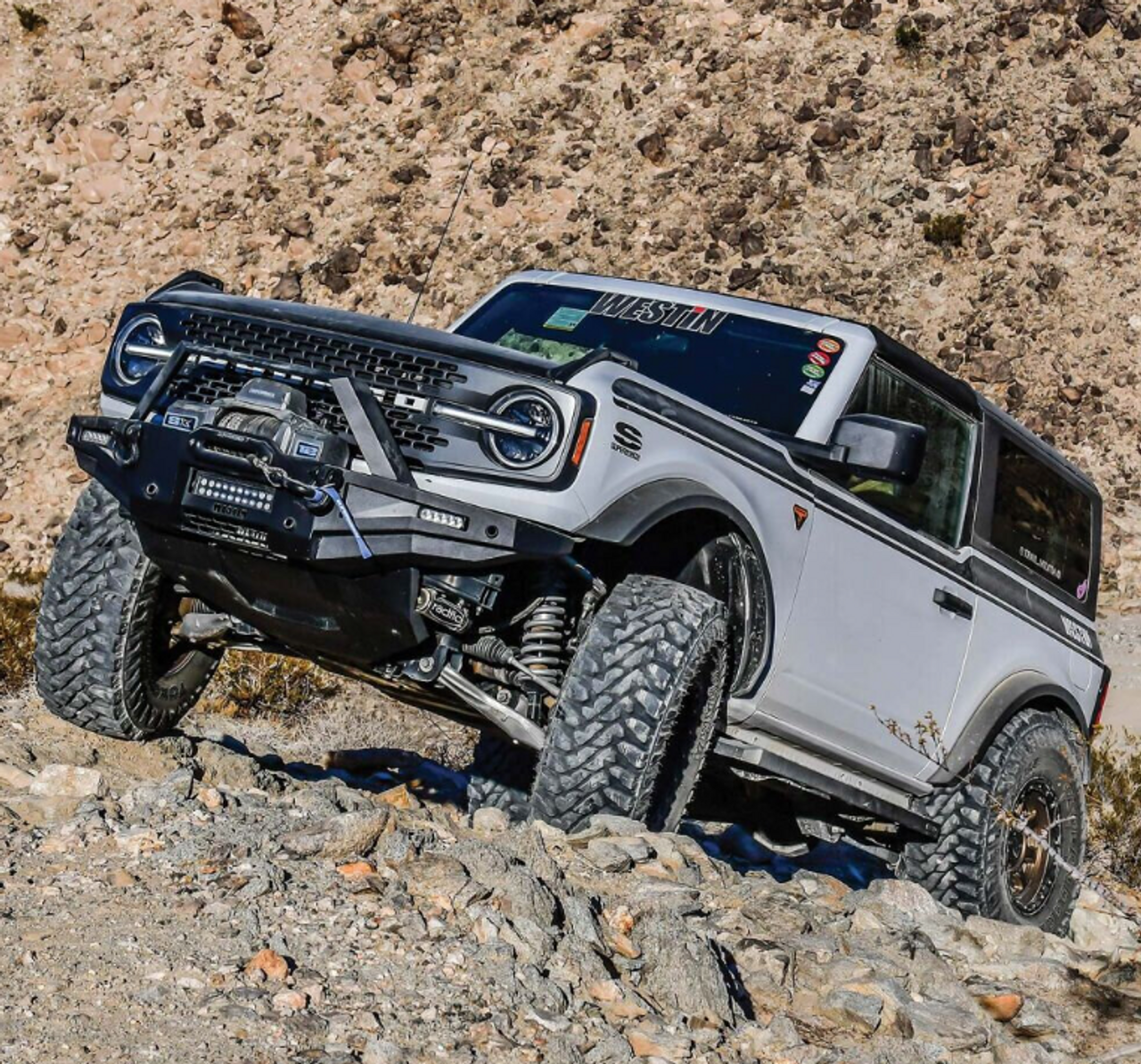 Westin Automotive 59-741255 XTS Angular Bull Bar for Ford Bronco 2021+ Westin Automotive 59-741255 XTS Angular Bull Bar for Ford Bronco 2021+