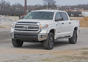 Rough Country 870 2.5"-3" Leveling Lift Kit with No Struts for Tundra 2007+