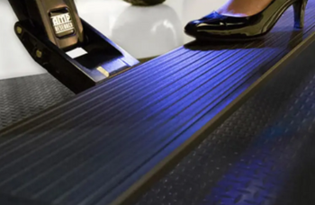 AMP Research 76140-01A Powerstep with Plug-N-Play for Ford Bronco 4 Door 2021+