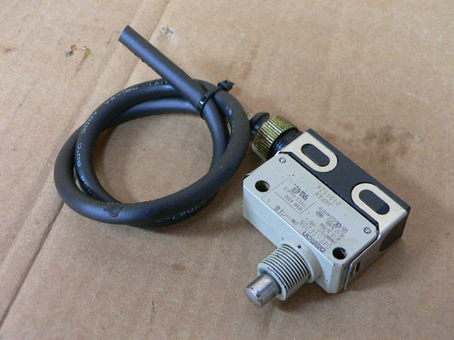 Omron D4E-1C20N Limit Switch