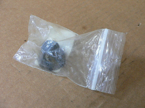 Morton SG80KK32 Knurled Knob - 1/4-20 Threaded Hole, 1'' Knob Diameter, 5/8'' Hub Diameter