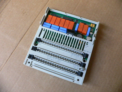 Schneider Electric 170ADM39030 Modicon PLC Module Schneider Electric 170ADM39030 Modicon PLC Module
