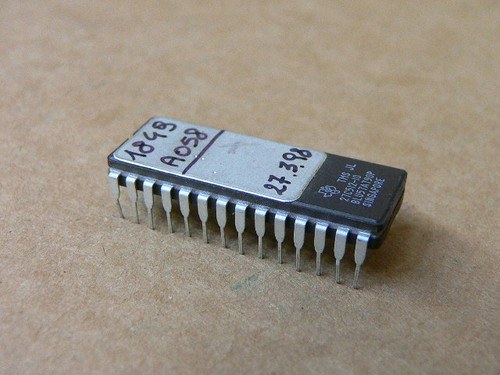 Texas Instruments 27C512-10 Integrated Circuit