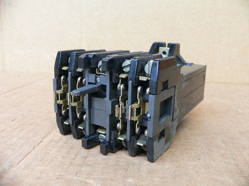Telemecanique CA2-AN4-110-AA3U Industrial Contactor 100-110VAC/50Hz, 120VAC/60Hz Telemecanique CA2-AN4-110-AA3U Industrial Contactor 100-110VAC/50Hz, 120VAC/60Hz