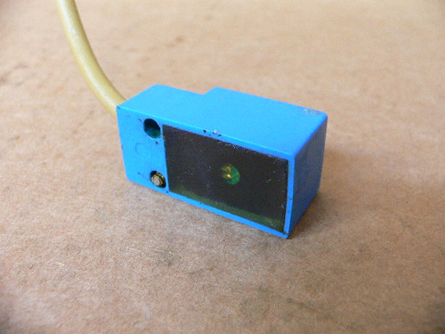 Azbil FL2-4E6QS-L5 Proximity Switch Sensor