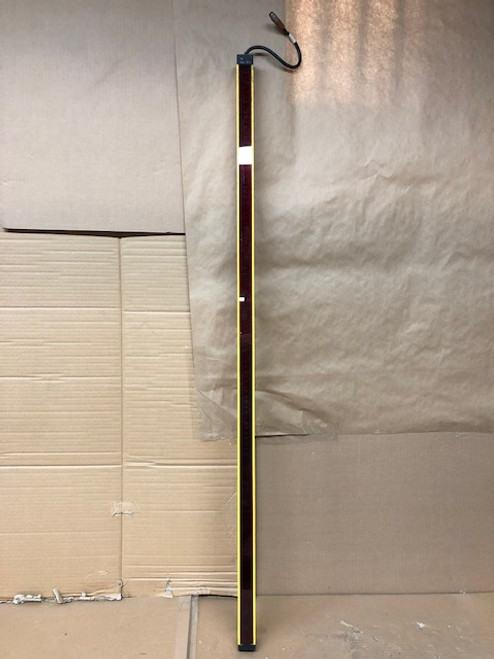 Sti MS46LR-30-1215-Q1-R-NC-FP-DE1, PN:70158-1560. 24vdc Light Screen Receiver