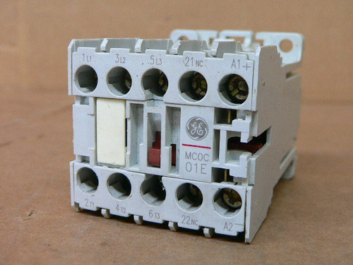 General Electric MC0C301AT Auxiliary Contact 24V