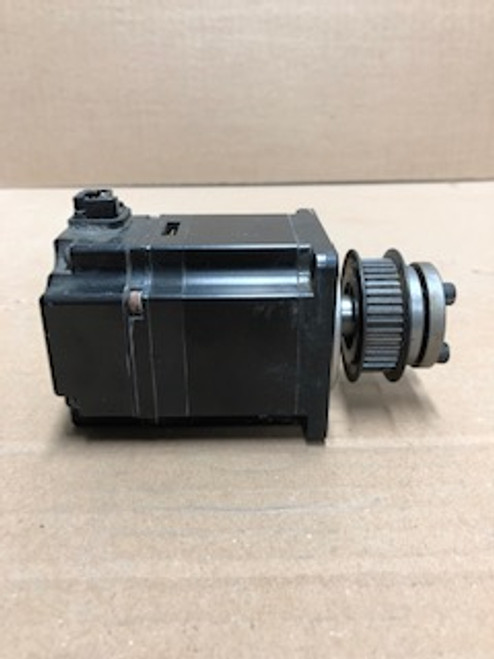 YASKAWA SGMJV-02A3A21 Rotary Servo Motor 200v 3ph 0.637 200w