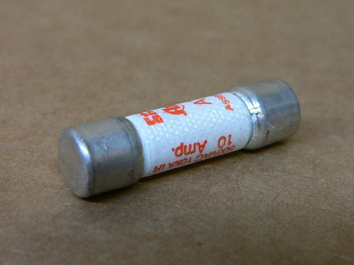FERRAZ SHAWMUT ATQ10 10A TIME DELAY FUSE (USED)