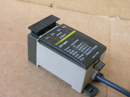 OMRON E3X-NM11 FIBER OPTIC PHOTOELECTRIC SENSOR OMRON E3X-NM11 FIBER OPTIC PHOTOELECTRIC SENSOR