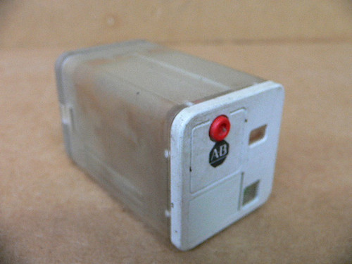 ALLEN BRADLEY 700-HA33A1-1-4 RELAY 120VAC