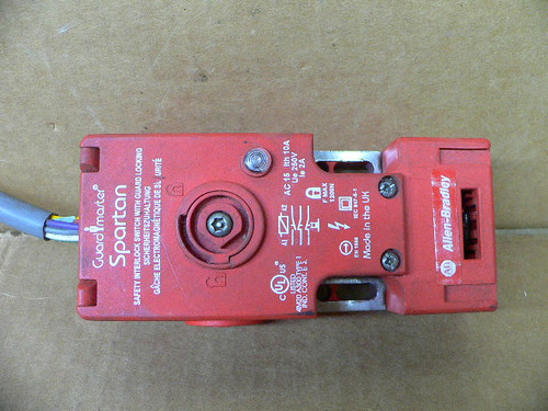 ALLEN BRADLEY 440G-S36001 GUARDMASTER SPARTAN SAFETY INTERLOCK SWITCH ALLEN BRADLEY 440G-S36001 GUARDMASTER SPARTAN SAFETY INTERLOCK SWITCH