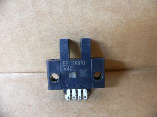 OMRON EE-SX670 EESX670 Micro Photoelectric Sensor