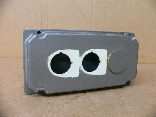 CUTLER-HAMMER 49-2610-1 3-BUTTON PUSHBUTTON STATION