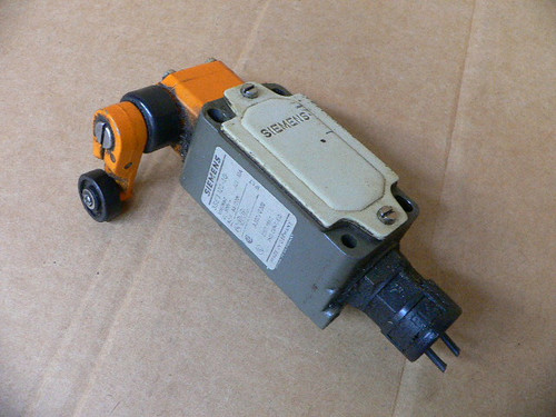 SIEMENS 3SE3 120-1G LIMIT SWITCH SIEMENS 3SE3 120-1G LIMIT SWITCH
