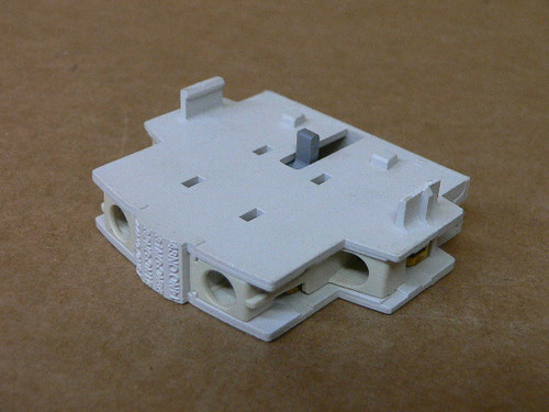 BENSHAW RSC-32 AUXILIARY CONTACT BLOCK 1NO/1NC BENSHAW RSC-32 AUXILIARY CONTACT BLOCK 1NO/1NC