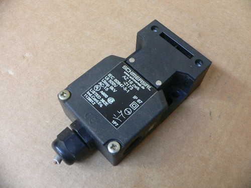 SCHMERSAL AZ 16 ZVRK-2173 SAFETY INTERLOCK SWITCH