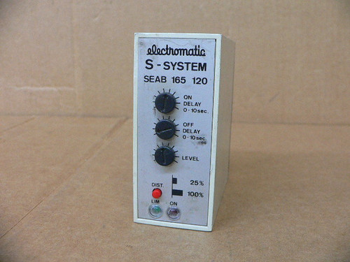 ELECTROMATIC SEAB 165 120 PHOTOSENSOR RELAY (USED) ELECTROMATIC SEAB 165 120 PHOTOSENSOR RELAY (USED)