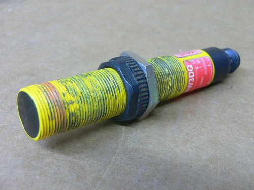 Banner S18AW3DQ1 E-Z Beam Sensor