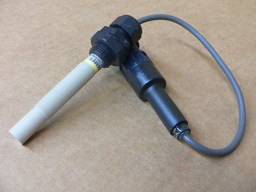 OMRON Proximity Switch Sensor 2M E2K-X4ME1