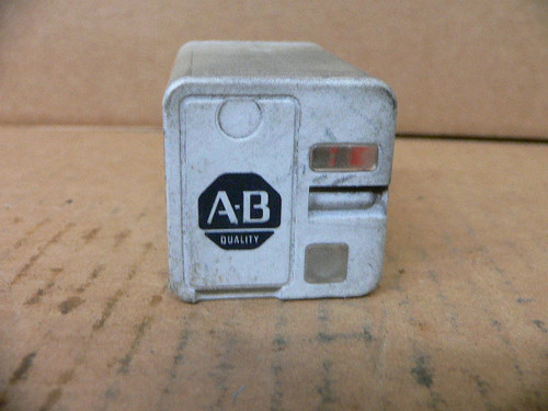 ALLEN BRADLEY 700-HA32A1 700HA32A1 SERIES A RELAY 10 AMP 120 VAC 8 PIN 50/60 HZ