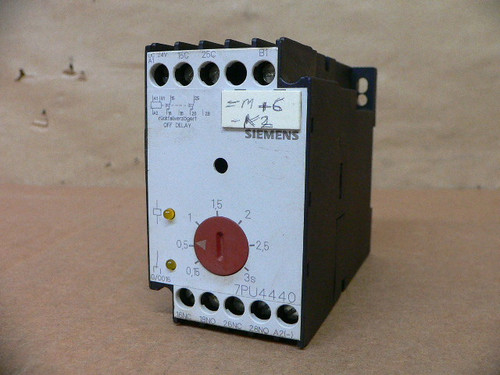 Siemens 7PU4440-8RB30 Time Delay 3 Sec Relay 24V