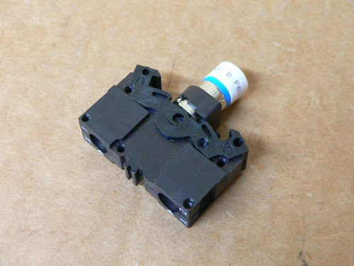 Siemens 3SB3400-1A Lamp Module Contact Block Siemens 3SB3400-1A Lamp Module Contact Block