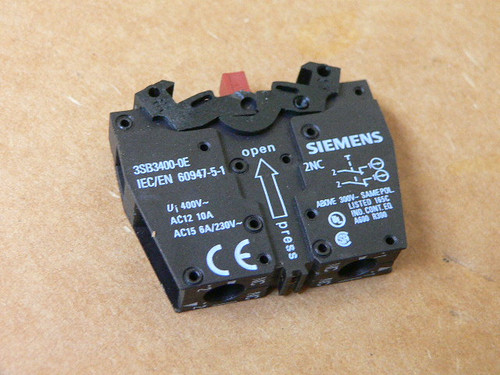 SIEMENS 3SB3400-0E CONTACT BLOCK SIEMENS 3SB3400-0E CONTACT BLOCK