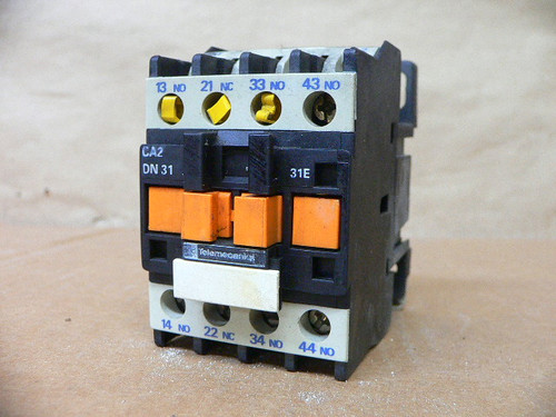 Telemecanique CA2 DN31 E31 240V Contactor