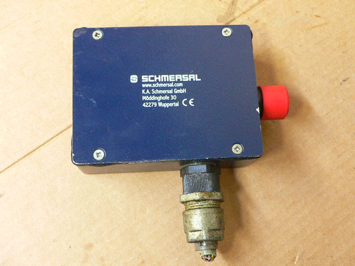Schmersal AZM 415-11/02ZPKT-24VAC/DC Safety Interlock Switch
