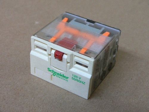 SCHNEIDER ELECTRIC RPM41F7 RELAY 120V SCHNEIDER ELECTRIC RPM41F7 RELAY 120V