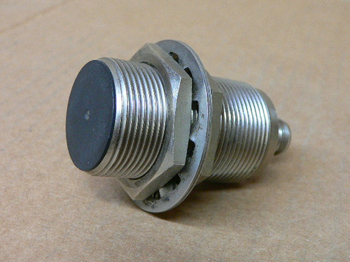 872C-D10NP30-D4 ALLEN-BRADLEY INDUCTIVE PROXIMITY SENSOR