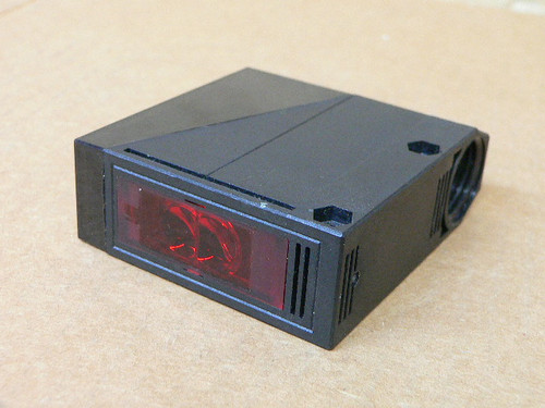OMRON E3JM-DS70M4T-US PHOTOELECTRIC SENSOR USED OMRON E3JM-DS70M4T-US PHOTOELECTRIC SENSOR USED