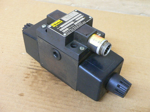 PARKER D3W1CNYC56-14 DIRECTIONAL CONTROL VALVE