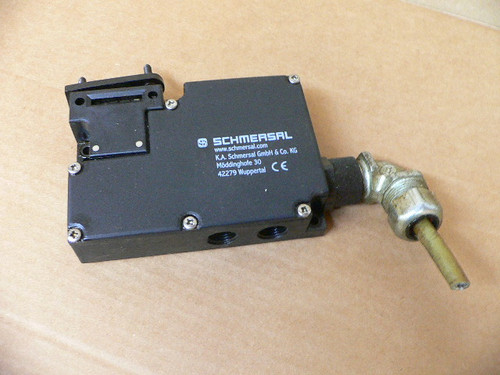 SCHMERSAL AZM 161SK-12/12RK-024 SAFETY INTERLOCK SWITCH SCHMERSAL AZM 161SK-12/12RK-024 SAFETY INTERLOCK SWITCH