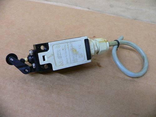 Eaton Klockner Moeller AT0-11-2-I Limit Switch Eaton Klockner Moeller AT0-11-2-I Limit Switch