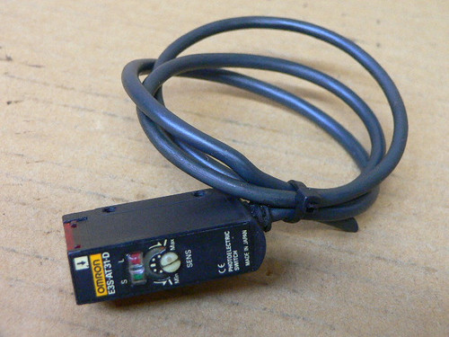 OMRON E3S-AT31-D-M1J PHOTOELECTRIC SENSOR