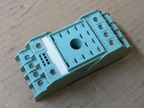 RELECO S4-B RELAY BASE RELECO S4-B RELAY BASE