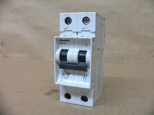 SIEMENS 5SX22, C10 CIRCUIT BREAKER SIEMENS 5SX22, C10 CIRCUIT BREAKER