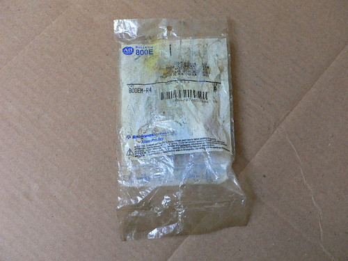 Allen Bradley 800EM-M4 Pushbutton 800EMM4
